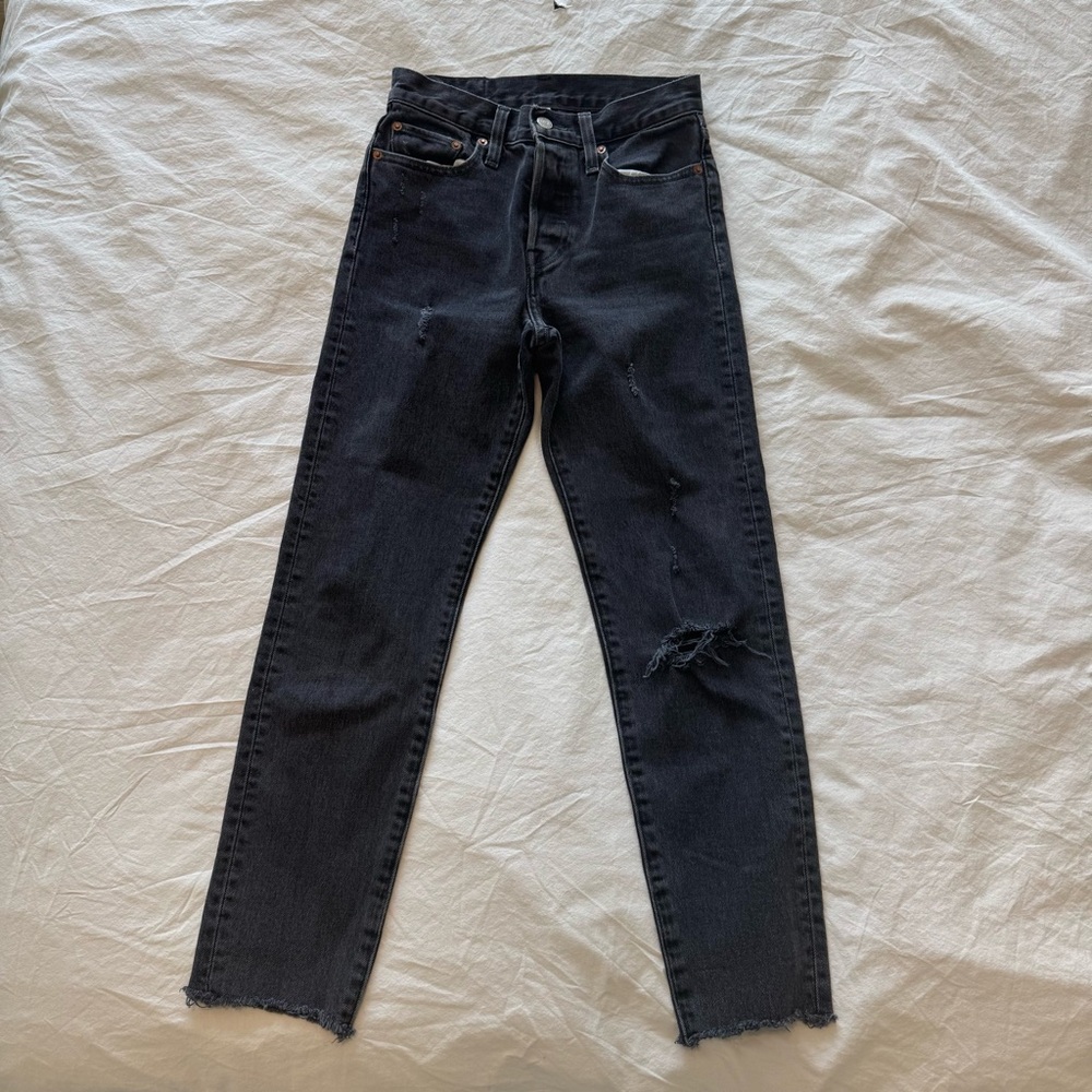 Levi’s Black Distressed Jeans